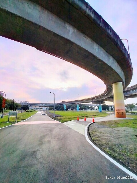 延平河濱公園花海(Flower blossoms of Yan-ping riverbank garden), Taipei, Taiwan, SJKen, Jan 5, 2022.