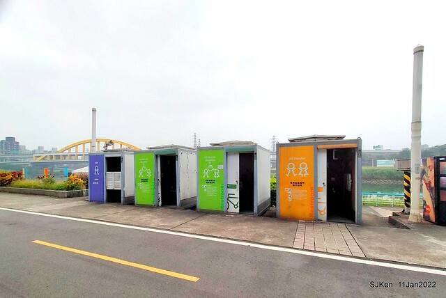 成美左岸河濱公園花海(Flower blossoms of Cheng-Me riverbank garden), Taipei, Taiwan, SJKen, Jan 11, 2022.