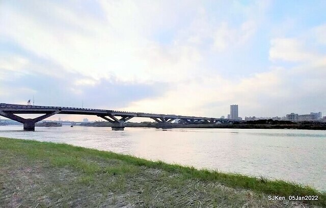 延平河濱公園花海(Flower blossoms of Yan-ping riverbank garden), Taipei, Taiwan, SJKen, Jan 5, 2022.