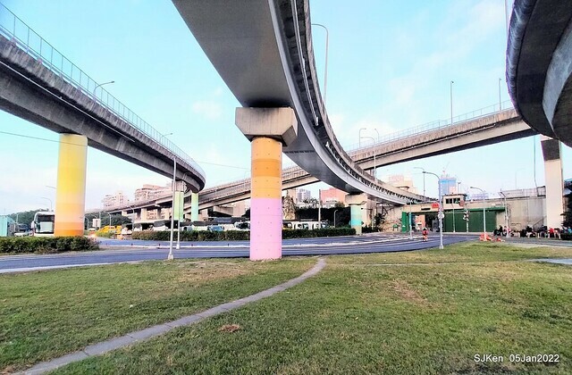 延平河濱公園花海(Flower blossoms of Yan-ping riverbank garden), Taipei, Taiwan, SJKen, Jan 5, 2022.