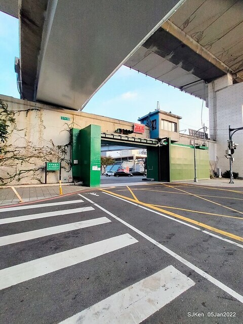 延平河濱公園花海(Flower blossoms of Yan-ping riverbank garden), Taipei, Taiwan, SJKen, Jan 5, 2022.