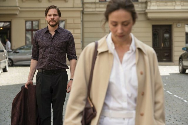 The movie posters & stills of Germany Movie 德國電影《鄰危不亂》(Next Door) will be launching in Taiwan from Jan 7, 2022 onwards.