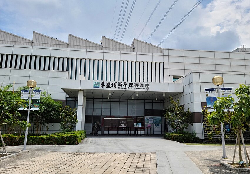 2022南投竹山燈會║燈會結合在地竹藝文化大放光彩,竹山文化園區、菸葉館、紫南宮、車籠埔斷層保存園區、遊山茶訪,春節連假竹山一日遊必去景點大推薦!