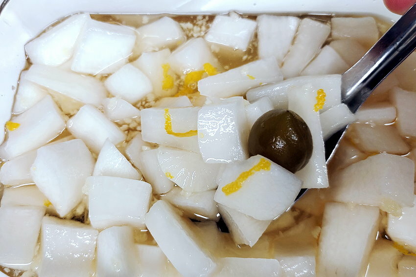 【食譜】醃蘿蔔做法! 帶有果香美味的小撇步與比例，開胃又涮嘴!