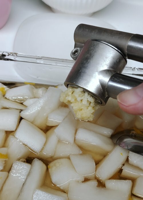 【食譜】醃蘿蔔做法! 帶有果香美味的小撇步與比例，開胃又涮嘴!