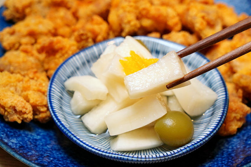 【食譜】醃蘿蔔做法! 帶有果香美味的小撇步與比例，開胃又涮嘴!