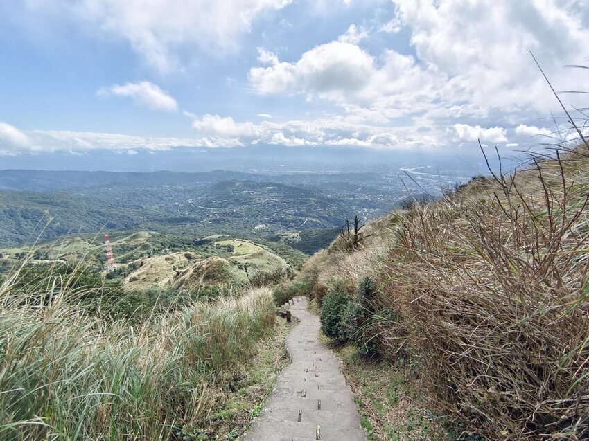 【台北.北投】陽明山免費景點。七星山冷水坑登山口-東峰-主峰-夢幻湖-冷水坑路線