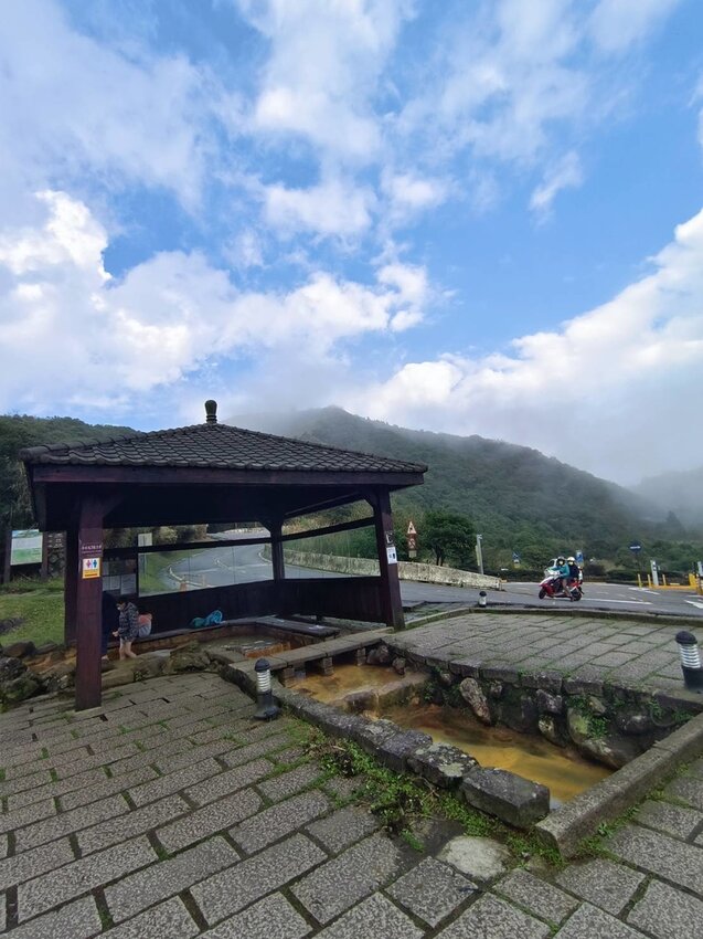 【台北.北投】陽明山免費景點。七星山冷水坑登山口-東峰-主峰-夢幻湖-冷水坑路線