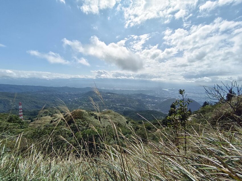 【台北.北投】陽明山免費景點。七星山冷水坑登山口-東峰-主峰-夢幻湖-冷水坑路線