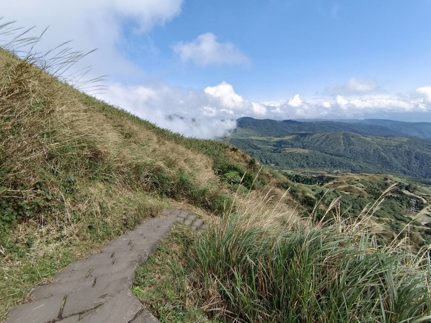 【台北.北投】陽明山免費景點。七星山冷水坑登山口-東峰-主峰-夢幻湖-冷水坑路線