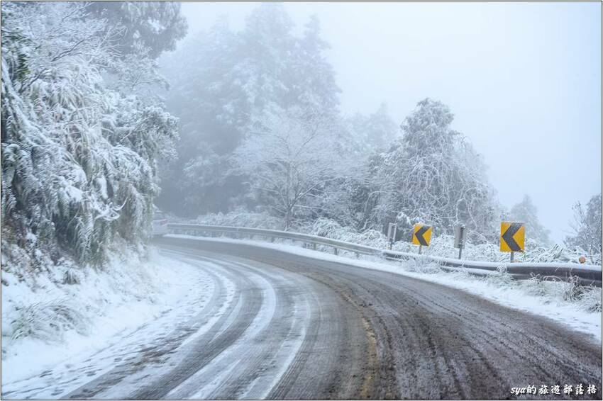 原本覺得平凡到不行的山區畫面,上了一層白紗後,全不都不一樣了! 原本覺得平凡到不行的山區畫面,上了一層白紗後,全不都不一樣了!