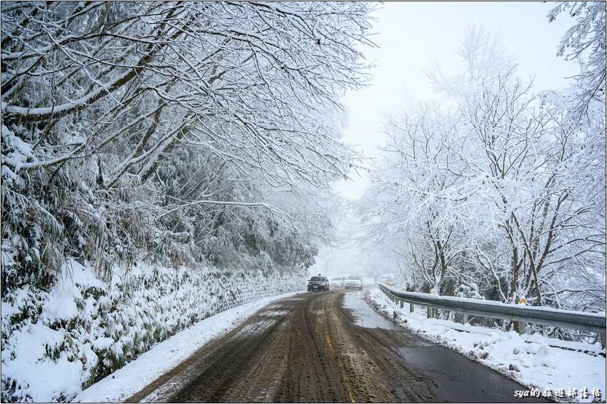 原本覺得平凡到不行的山區畫面,上了一層白紗後,全不都不一樣了! 原本覺得平凡到不行的山區畫面,上了一層白紗後,全不都不一樣了!