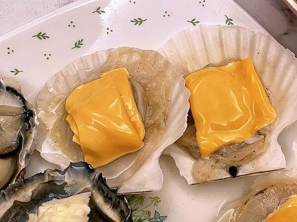 動手下廚│傳說中的海鮮控-佐佐鮮：中秋在家也能享受海陸饗宴，烤肉必備好料-澎湃海陸燒烤宴-小海陸(3-5人)6樣%2F組│美國骰子牛(板腱牛)、美國無骨牛小排、魷魚、草蝦、日本生蠔、扇貝│（外銷等級海鮮水產）海鮮烤肉食材配送到府