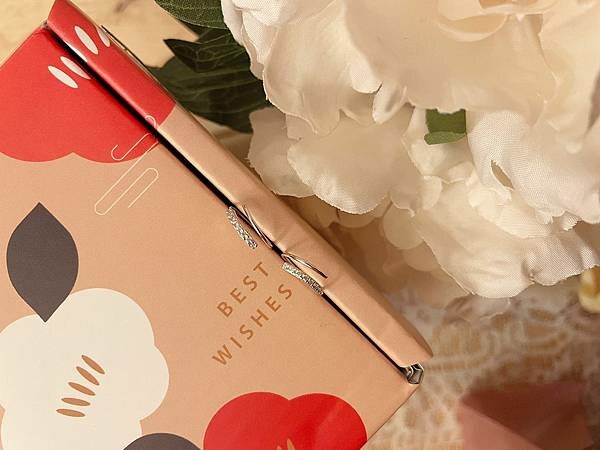 旋轉水鑽．耳針｜純銀耳環、小隻女穿搭│送自己一份美的禮物：Mine Accessory飾品│純銀材質、純銀耳環、飾品推薦、購買純銀商品即贈拭銀布