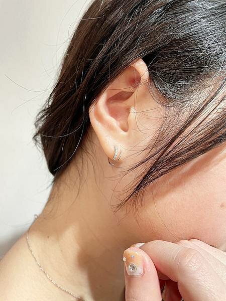 旋轉水鑽．耳針｜純銀耳環、小隻女穿搭│送自己一份美的禮物：Mine Accessory飾品│純銀材質、純銀耳環、飾品推薦、購買純銀商品即贈拭銀布