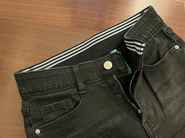 小隻女穿搭│秋冬穿搭分享:PANSOBUY -3KG顯瘦窄管小黑褲