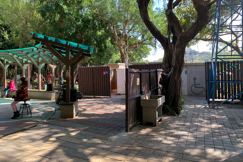 台中大肚｜萬里長城．旗開得勝步道｜藍天枯木．漫步山脊大景