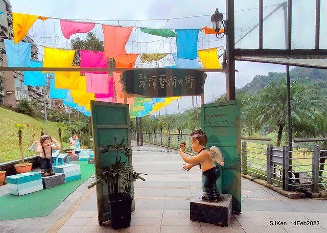 「新店碧潭風景區鬱金香花海」(Tulid blossoms at Pi lake), Hsinpei city, North Taiwan, SJKen, Feb 14, 2022.