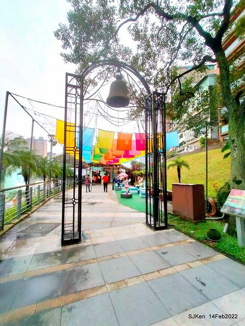 「新店碧潭風景區鬱金香花海」(Tulid blossoms at Pi lake), Hsinpei city, North Taiwan, SJKen, Feb 14, 2022.