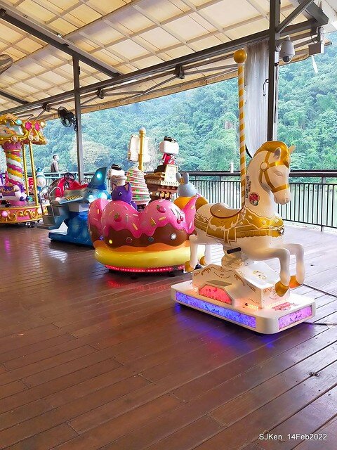 「新店碧潭風景區鬱金香花海」(Tulid blossoms at Pi lake), Hsinpei city, North Taiwan, SJKen, Feb 14, 2022.