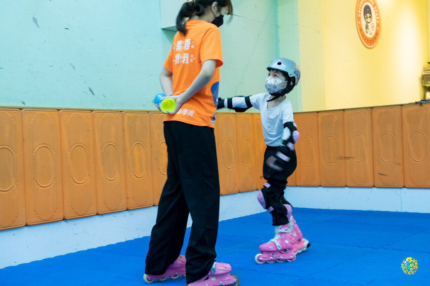 台北內湖室內直排輪教學，全台唯一專為兒童打造的室內運動場