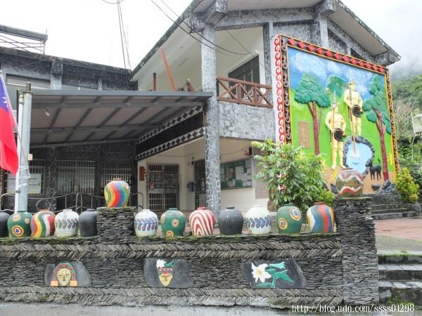 高雄茂林區景點。多納部落。探訪茂林深山處的秘境部落 親見傳統岩板建築石板屋 一座渾然天成的藝術村！