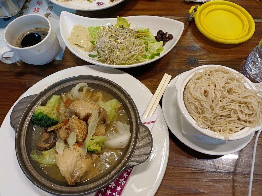 【新竹.尖石】會來尖石溫泉會館。巴里島風格大眾池+餐點一人$600無限時間