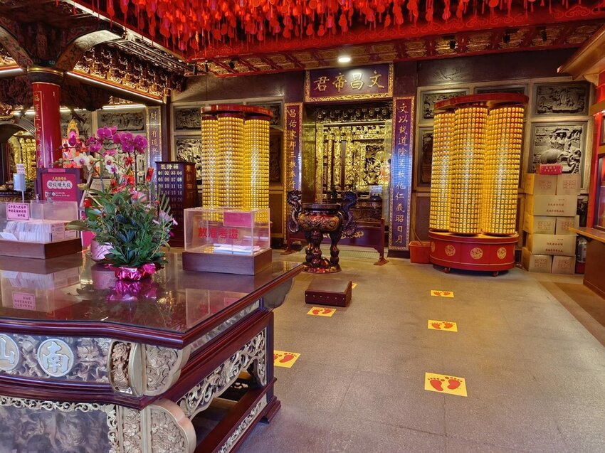 【新北.中和】小百岳no16南勢角山。標高302公尺烘爐地拜土地公+觀賞101夜景