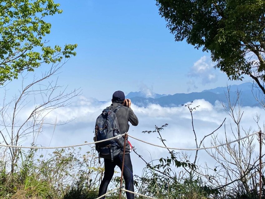 【苗栗.大湖】馬那邦山眺望聖陵線。二月限定雲海+杜鵑+櫻花小百岳no37