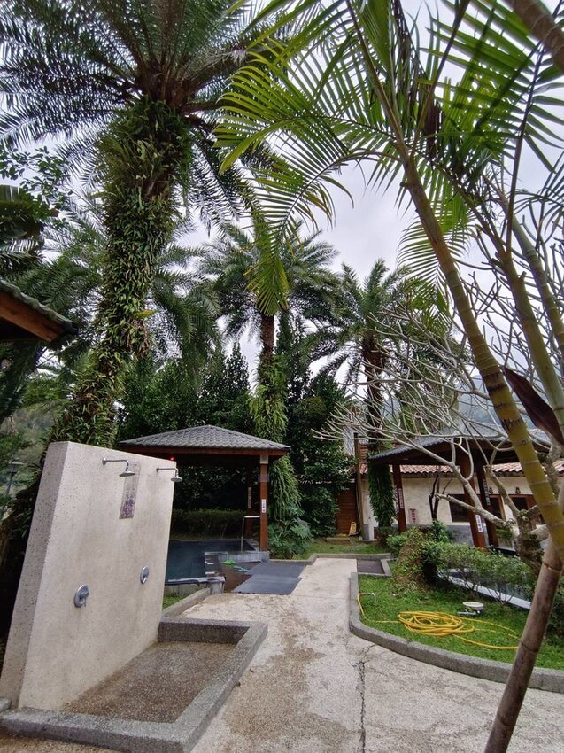 【新竹.尖石】會來尖石溫泉會館。巴里島風格大眾池+餐點一人$600無限時間