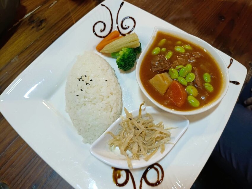 【新竹.尖石】會來尖石溫泉會館。巴里島風格大眾池+餐點一人$600無限時間