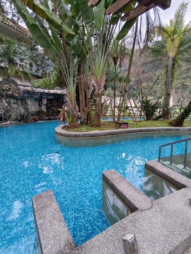 【新竹.尖石】會來尖石溫泉會館。巴里島風格大眾池+餐點一人$600無限時間