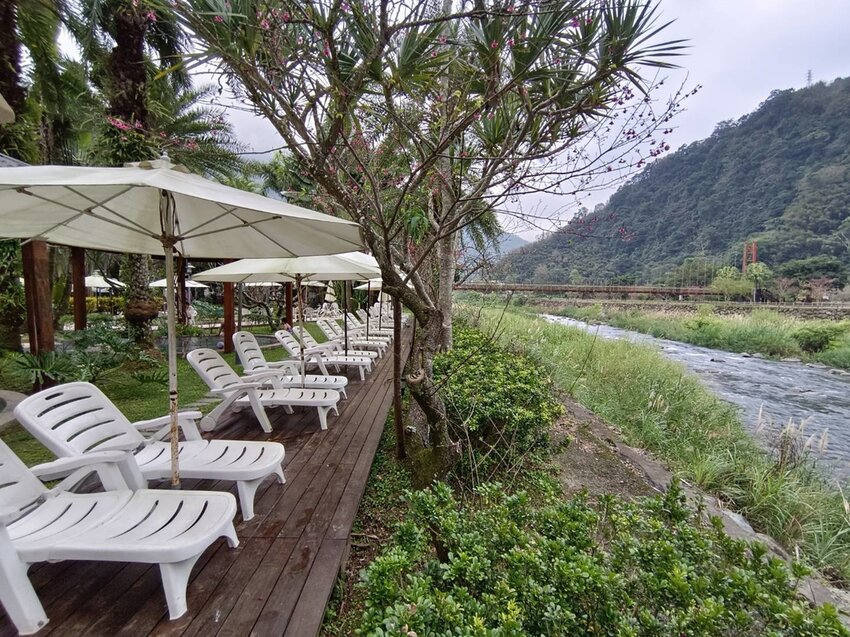 【新竹.尖石】會來尖石溫泉會館。巴里島風格大眾池+餐點一人$600無限時間