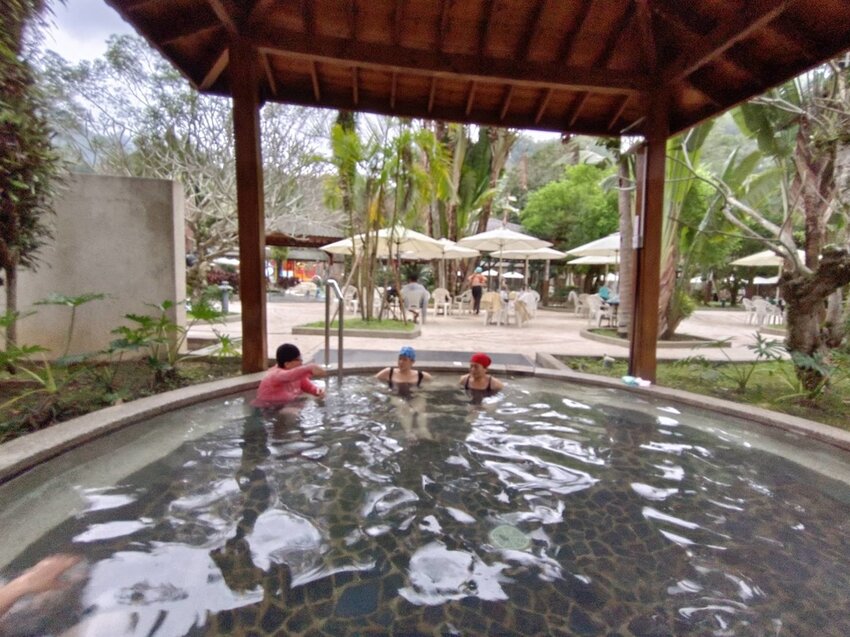 【新竹.尖石】會來尖石溫泉會館。巴里島風格大眾池+餐點一人$600無限時間