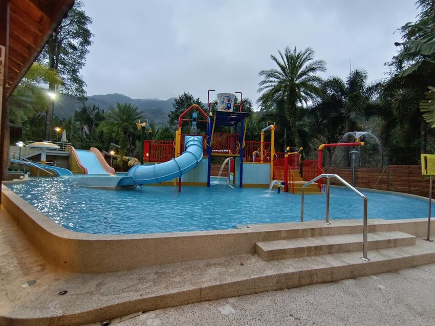 【新竹.尖石】會來尖石溫泉會館。巴里島風格大眾池+餐點一人$600無限時間