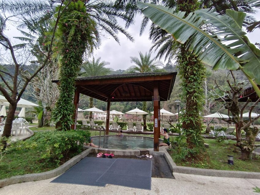 【新竹.尖石】會來尖石溫泉會館。巴里島風格大眾池+餐點一人$600無限時間