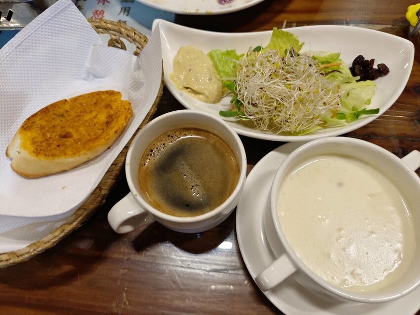 【新竹.尖石】會來尖石溫泉會館。巴里島風格大眾池+餐點一人$600無限時間