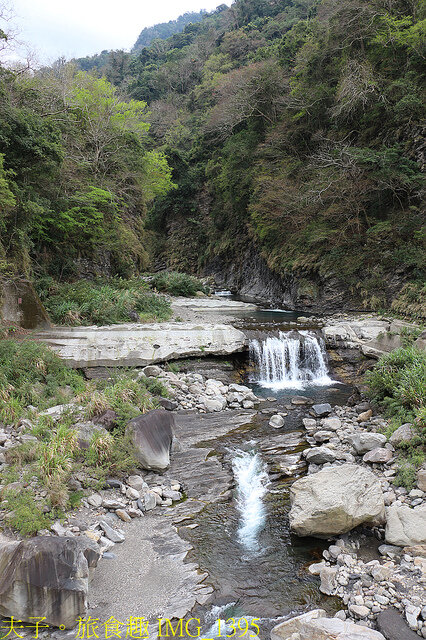 IMG_1395.jpg - 水雲吊橋 紅色的橋身橫跨汶水溪 20220213