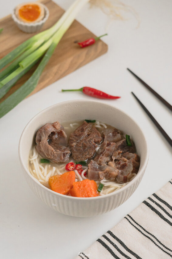 宅配美食|賈以食日-這是一碗吃了會很舒服的秘製清燉牛肉麵 - 大妹吃太飽
