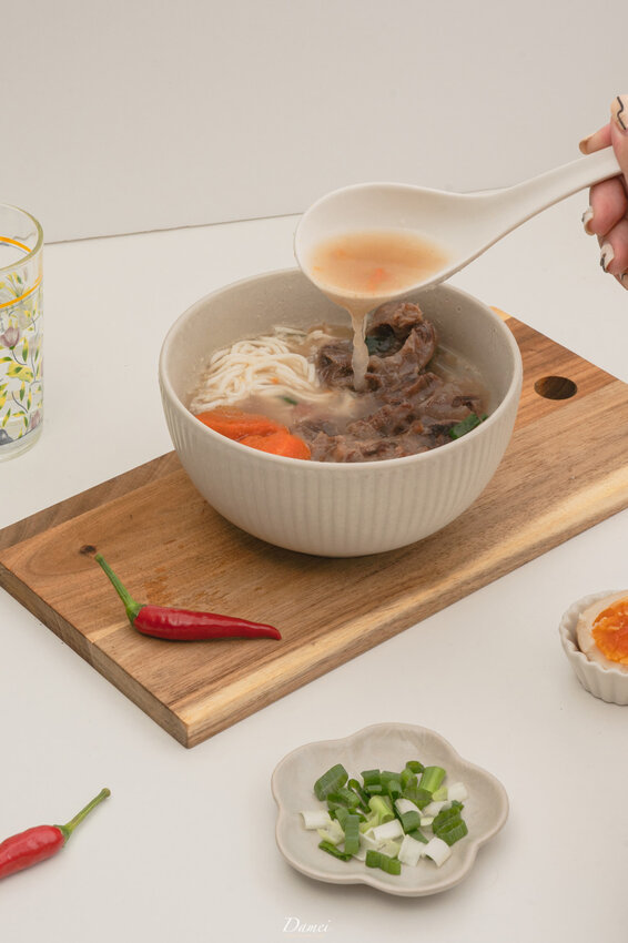 宅配美食|賈以食日-這是一碗吃了會很舒服的秘製清燉牛肉麵 - 大妹吃太飽