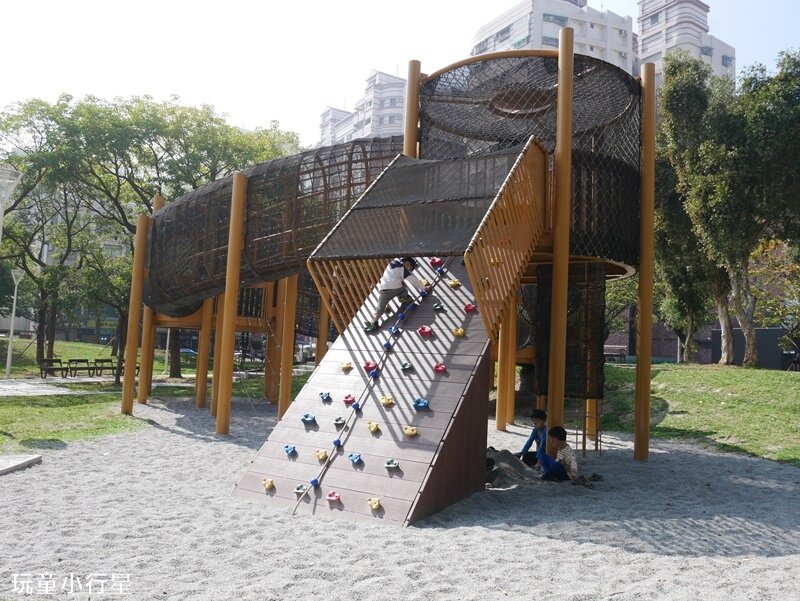 高雄左營福山公園｜高雄玩沙