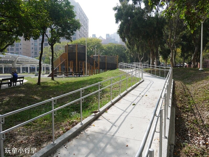 高雄左營福山公園｜高雄玩沙