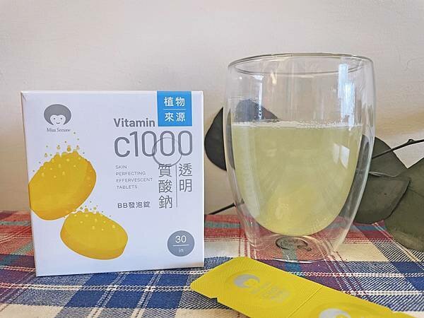 開箱體驗分享│Miss Seesaw蹺蹺板小姐│C1000透明質酸鈉BB發泡錠：維生素C+玻尿酸+B群發泡錠，一錠抵42顆橘子的維生素C，超懶美妍保養術，讓你美的冒泡│專屬女性的營養保健品牌、吃的保養品