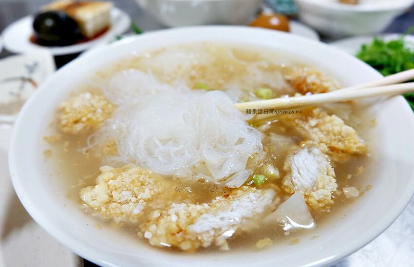 臺中驛轉角派對。黃阿瑪的後宮生活、好想兔、ㄇㄚˊ幾、無所事事小海豹，一起來鐵道春遊賞櫻開派對！台中火車站 - 🍎 蘋果話日常🍎