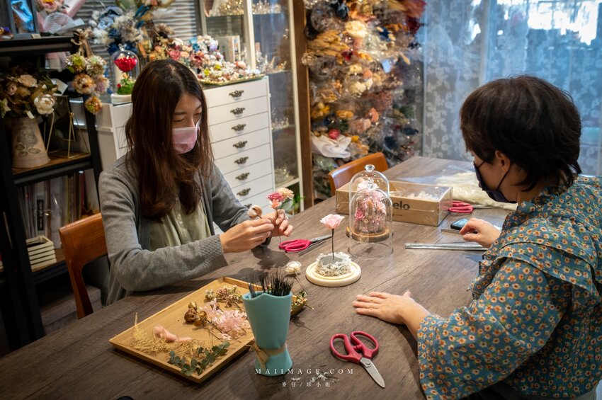 陽光灑落Shining｜Google評論破百則滿分5顆星～玻璃花盅乾燥花手作課程教學，新娘捧花客製化設計、乾燥花捧