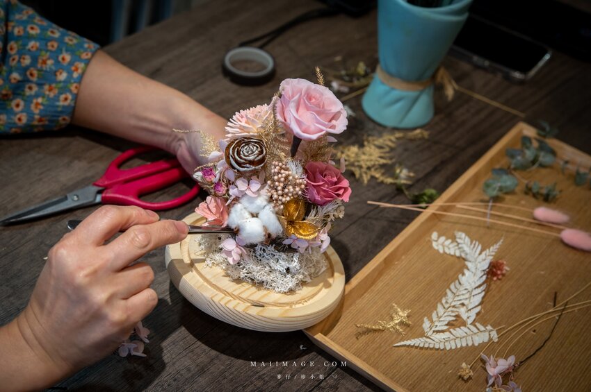 陽光灑落Shining｜Google評論破百則滿分5顆星～玻璃花盅乾燥花手作課程教學，新娘捧花客製化設計、乾燥花捧