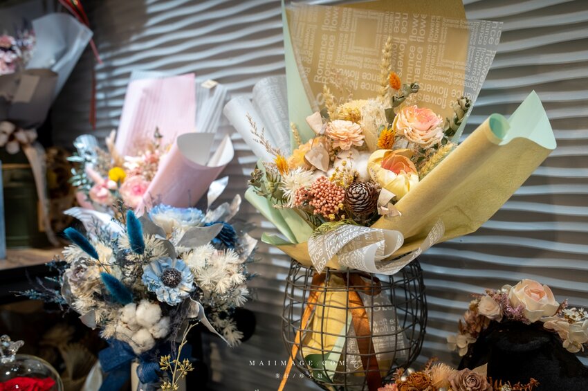 陽光灑落Shining｜Google評論破百則滿分5顆星～玻璃花盅乾燥花手作課程教學，新娘捧花客製化設計、乾燥花捧