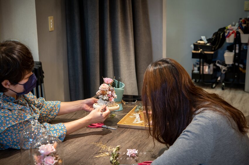 陽光灑落Shining｜Google評論破百則滿分5顆星～玻璃花盅乾燥花手作課程教學，新娘捧花客製化設計、乾燥花捧