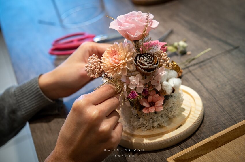 陽光灑落Shining｜Google評論破百則滿分5顆星～玻璃花盅乾燥花手作課程教學，新娘捧花客製化設計、乾燥花捧