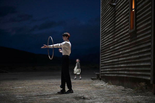 The Movie posters & stills of Netflix Movie 